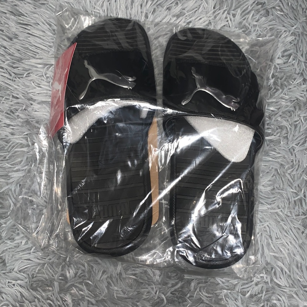 Men’s sz 9 puma slides